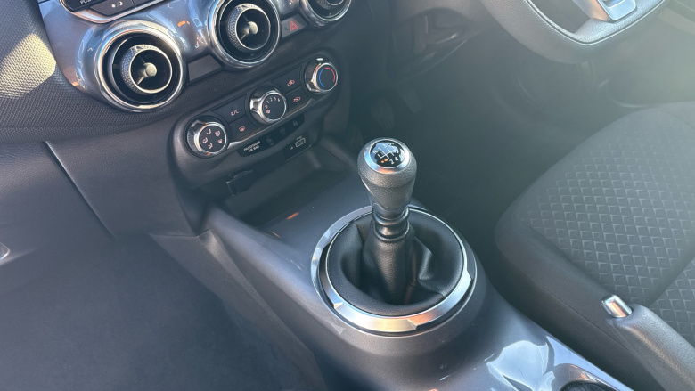 Nissan Juke 1.0 DiG-T Acenta 5dr Petrol Hatchback